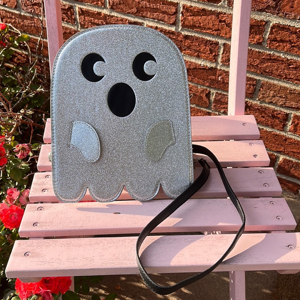 COPY - TIKTOK VIRAL HALLOWEEN SILVER GHOST HANDBAG